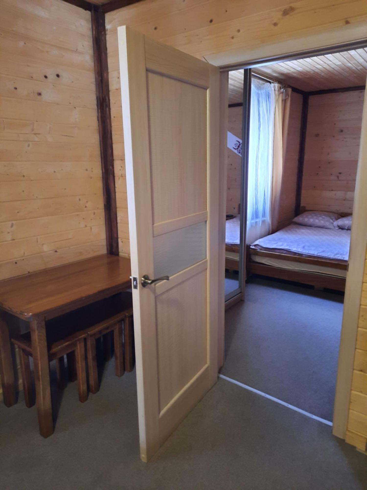 Hotel Krym à Yaremtche Extérieur photo