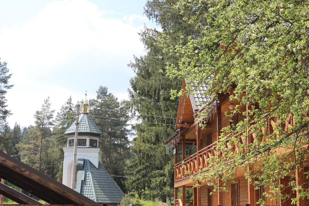Hotel Krym à Yaremtche Extérieur photo