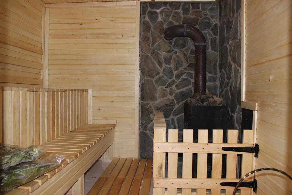 Hotel Krym à Yaremtche Extérieur photo