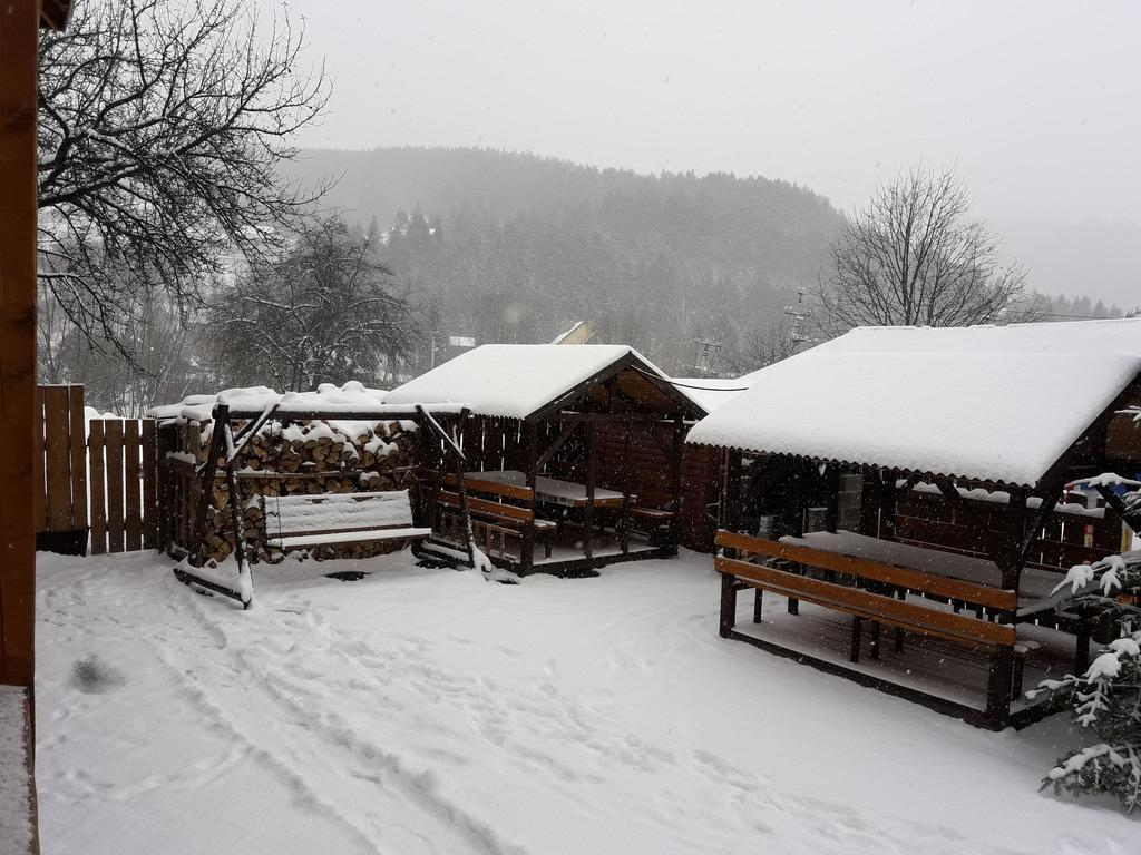 Hotel Krym à Yaremtche Extérieur photo