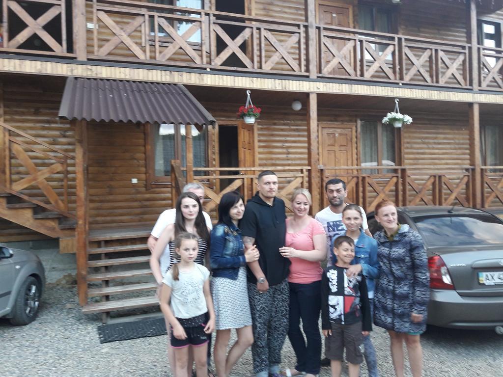 Hotel Krym à Yaremtche Extérieur photo